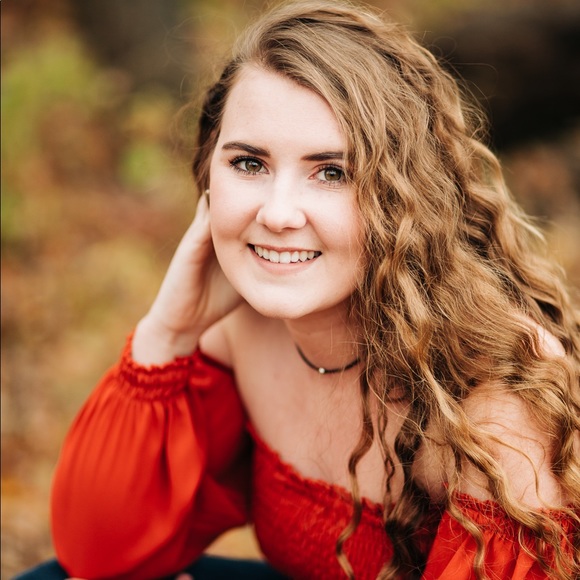 Meet your Posher, Delaney - Picture 2 of 4